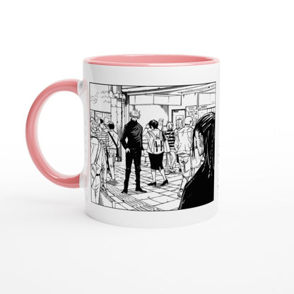 A Jujutsu Kaisen mug displays a black and white manga panel depicting Satoru Gojo and Suguru Geto in a tense standoff surrounded by onlookers.